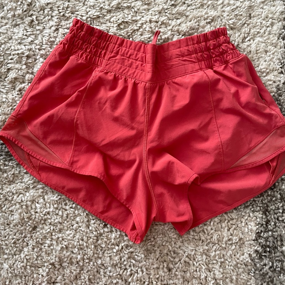 Lululemon hotty hot 2.5 inch HIGH RISE